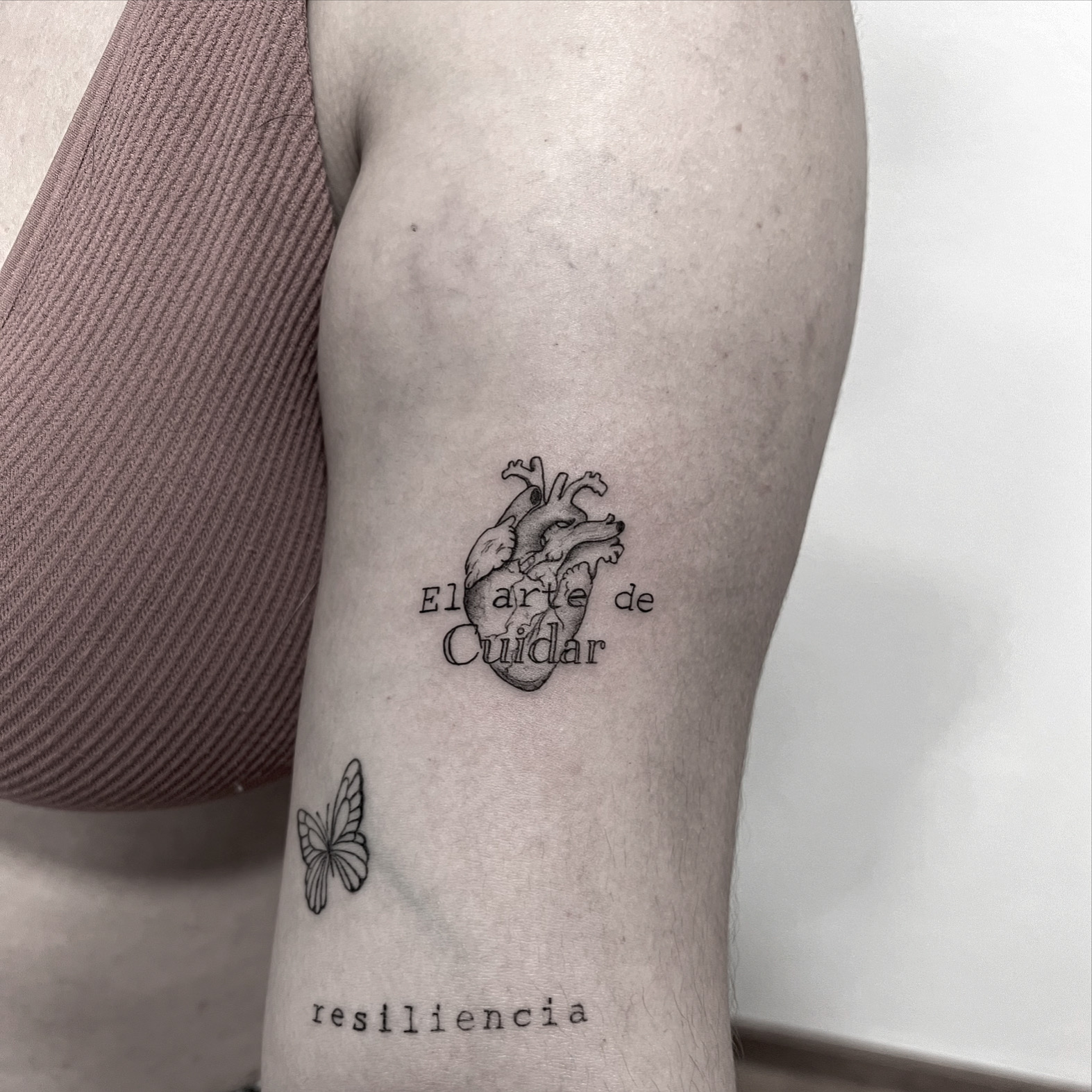 Tattoo (fine-line) fl_024